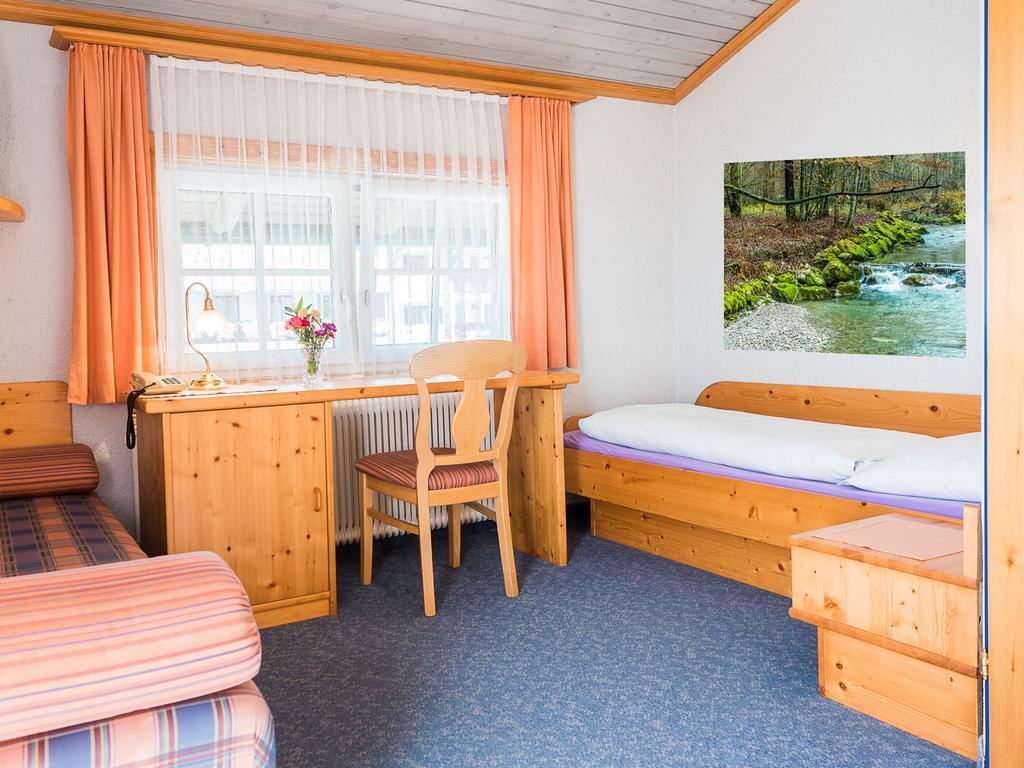 Siri'S Einkehr Hotel แซงต์ท กิอร์เกน อิม อัทเทอร์เกา ภายนอก รูปภาพ