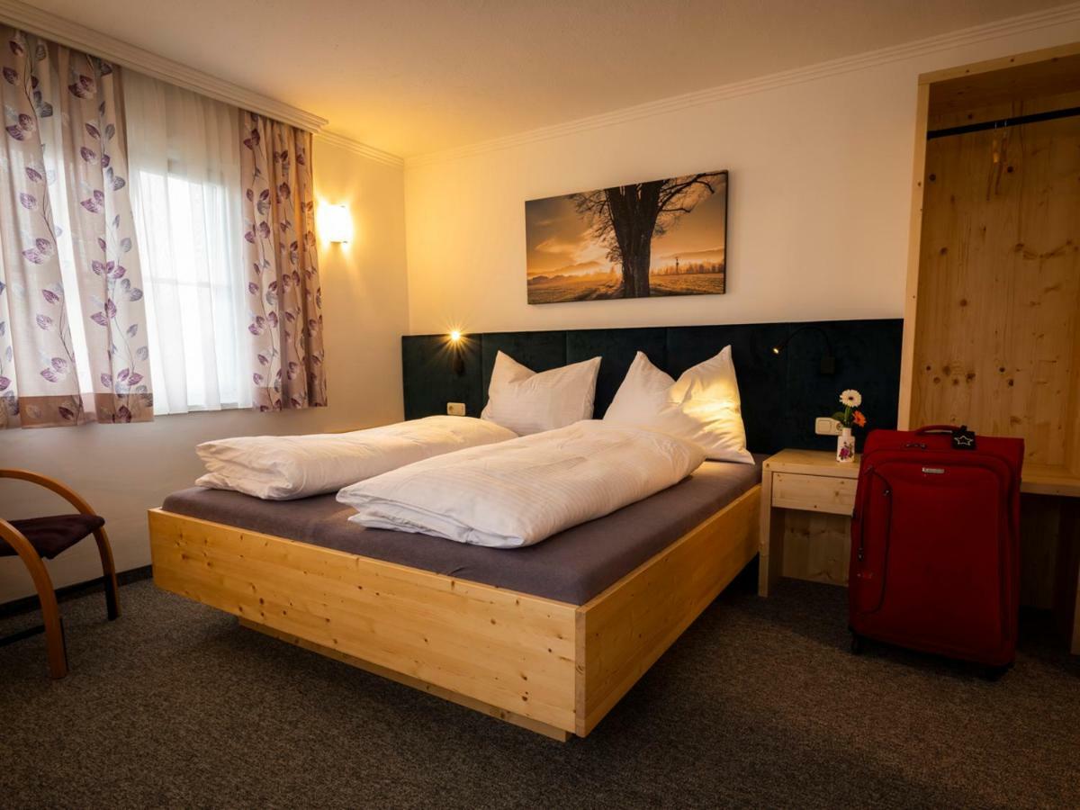 Siri'S Einkehr Hotel แซงต์ท กิอร์เกน อิม อัทเทอร์เกา ภายนอก รูปภาพ